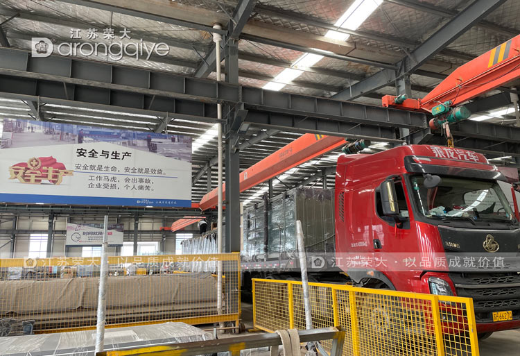 智能候車亭發(fā)貨圖二