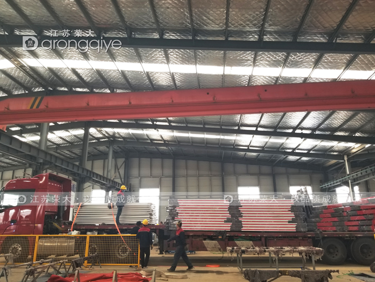 河南現(xiàn)代候車亭發(fā)貨圖二